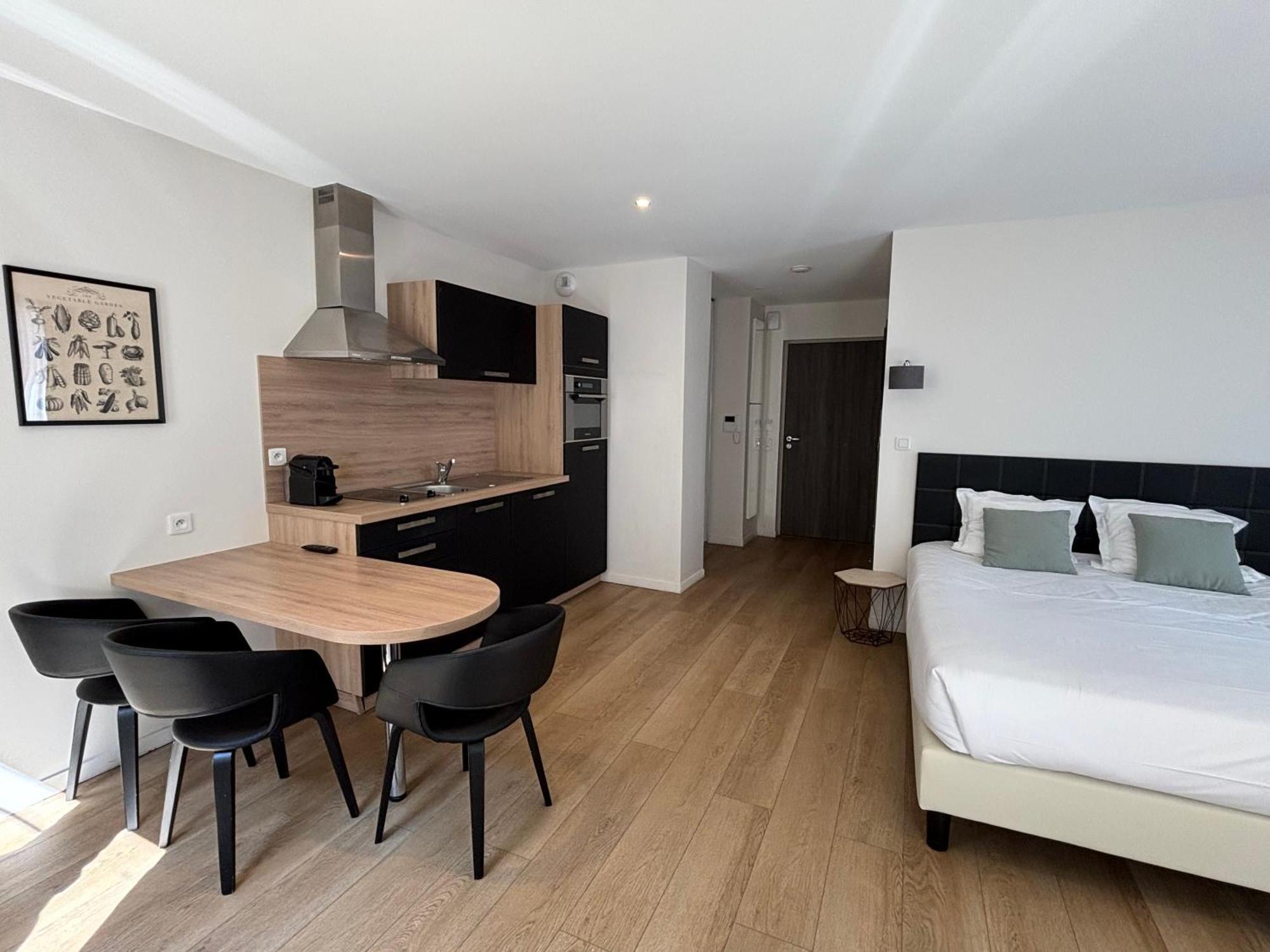 Les Maisons D'Eugene Appart'Hotel - Centre Historique Honfleur Eksteriør bilde